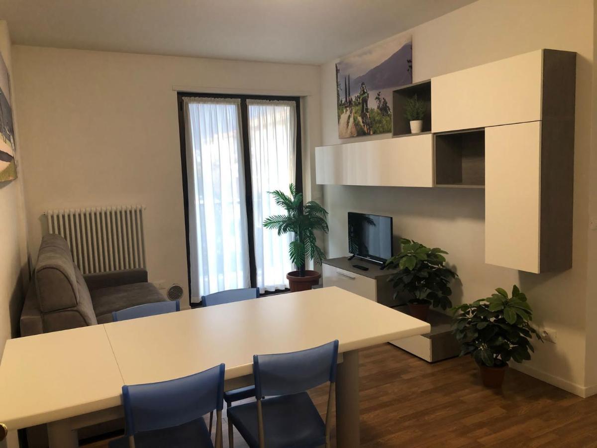 Appartamenti Lago Blu 加尔达湖滨 外观 照片